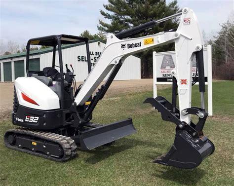 Excavator Rental in Marinette, WI 